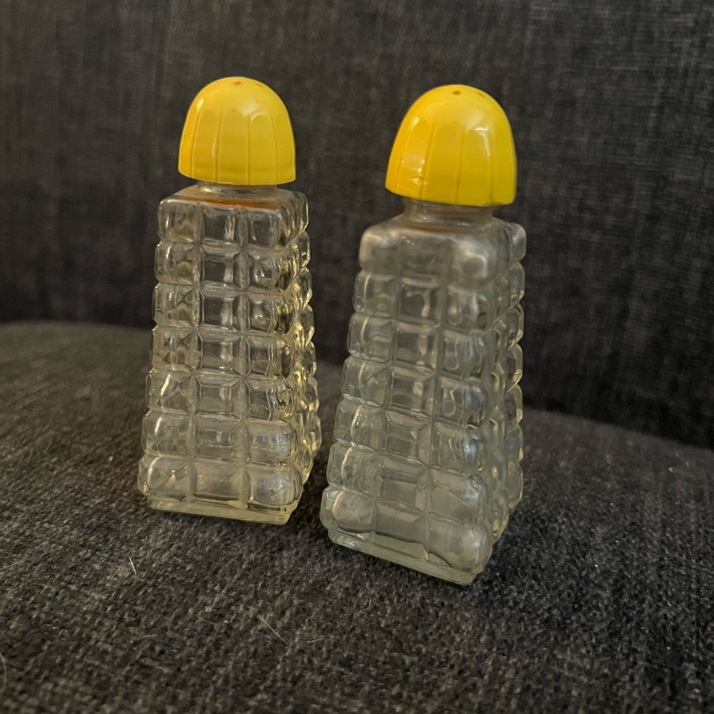 Vintage 50s salt and pepper shakers